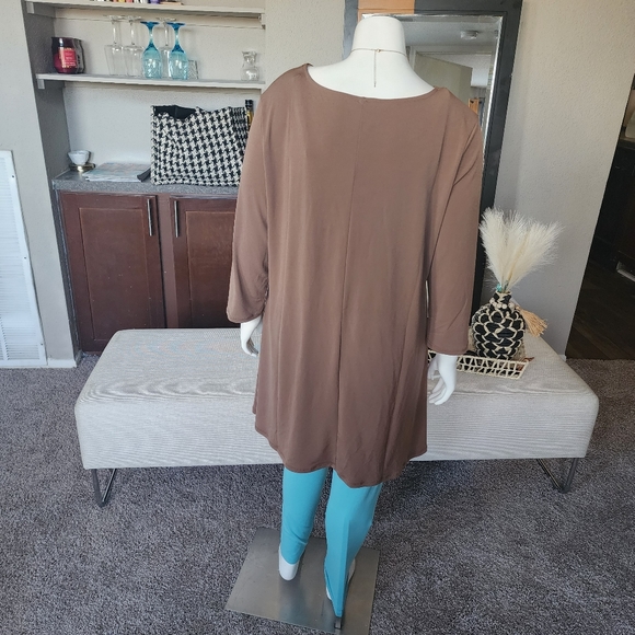 Plus Size High Low Peplum Top - Picture 3 of 7